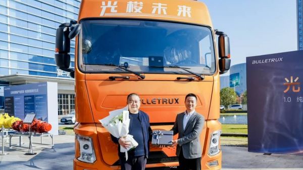 新能源重卡赛道迎“新势力”黑马光梭未来1.0纯电重卡发布