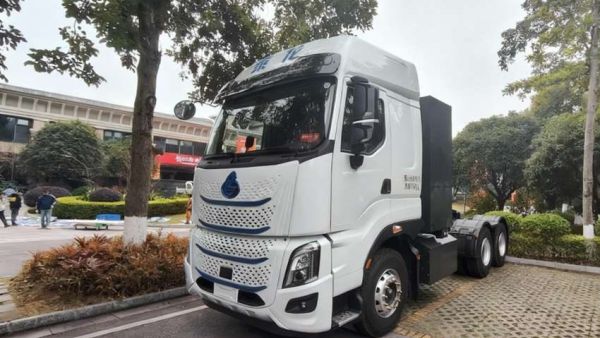 长续航低能耗，乘龙H7 Pro纯电牵引车助您资源运输稳稳赚