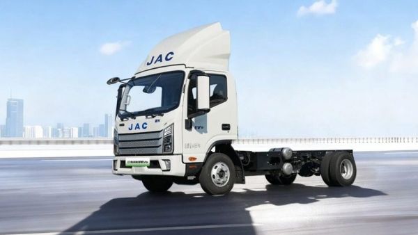 江淮新能源轻卡EV9，到底强在哪？卡友真实体验大揭秘