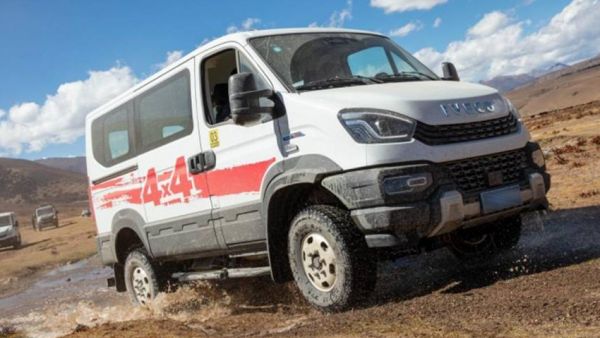 越野新王者！欧霸·山海获“专业越野车型”荣誉，定义硬核标准