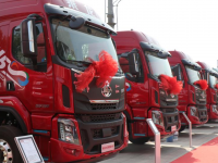 创富路上，乘龙H5 LNG超轻版牵引车一路守护