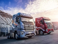 红岩杰狮H6牵引车实测：底盘、辅助系统优化升级，让长途运输更智能便捷