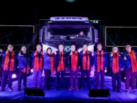 新品发布!徐工新能源重卡“e蓝”品牌高光首秀!