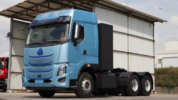 鲜乘直通车 | 乘龙H7 Pro新能源牵引车：从驾驭到运营，开启智慧创富新时代