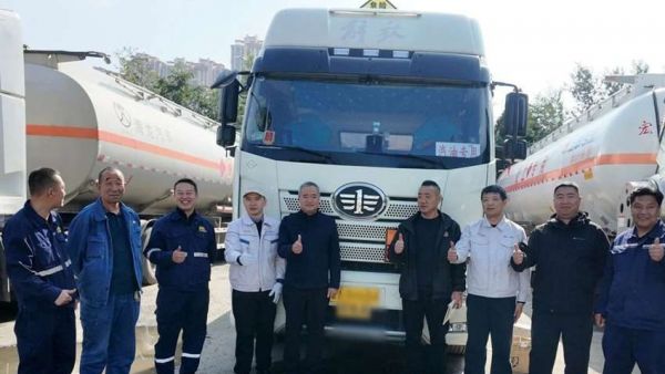 你好，跨界营销先锋｜从职能“服务者”到客户“贴心人”：一位党群人的驻外奋斗路