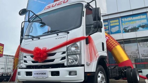 创富优选丨跟运输烦恼说Bye bye，从驾驭庆铃五十铃全新KV800“开驶”！