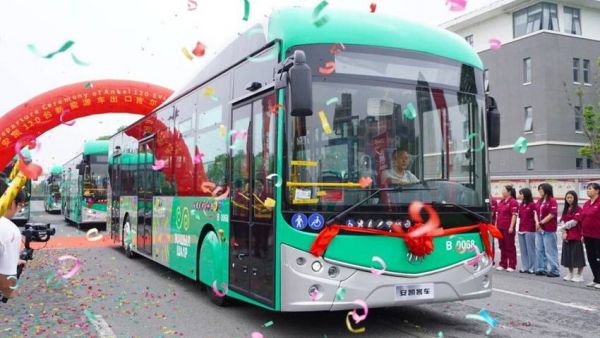 实力载誉，四海同行！安凯客车以创新产品与全球布局定义行业新高度