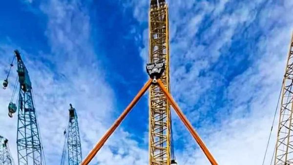 出口印尼之最！三一SCC12500A履带起重机成功首吊