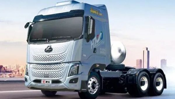 乘龙报社 | 双奖见证实力,东风柳汽乘龙在物流商用车赛道领跑