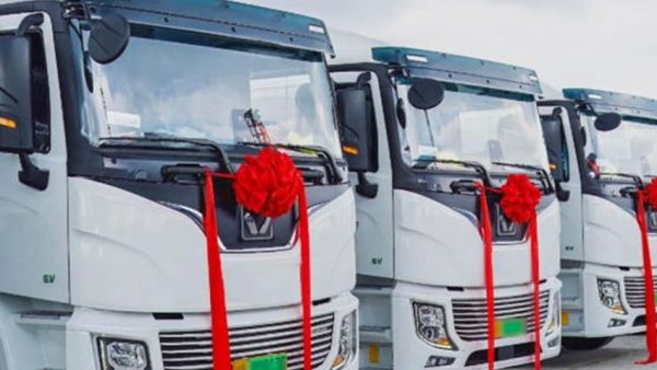 “一刻钟补能”时代!徐工助力“绿电超充走廊”全线贯通