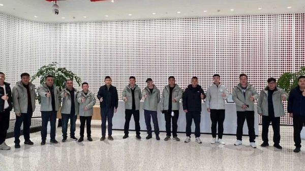 见证实力 共谋发展 | 东风轻型车意向伙伴走进智能制造阵地