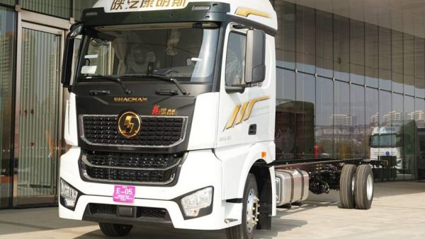 【西康资讯】全域深耕 全景突破！西安康明斯闪耀陕汽重卡2026商务年会！