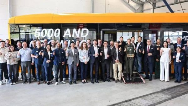 比亚迪获11月新能源客车出口冠军!全球化布局持续提速