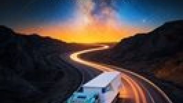 【产品竞速】静享千里征途，陕汽X6000超凡旗舰版，舒适新境界