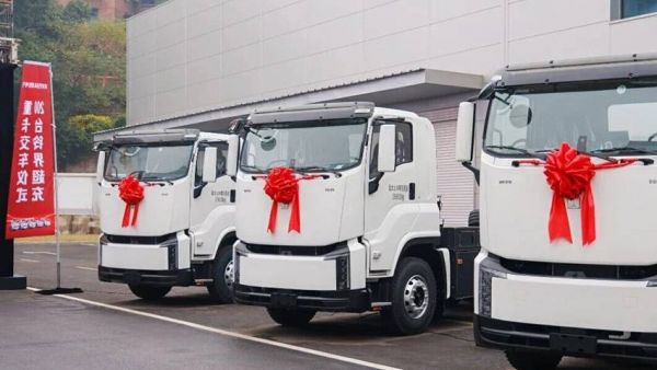 提速打造便捷超充之城庆铃汽车首批200台铃界超充重卡交付