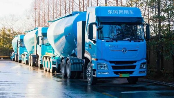 东风汽车新能源年销突破100万!东风天龙KL兆瓦超充重卡批量交付