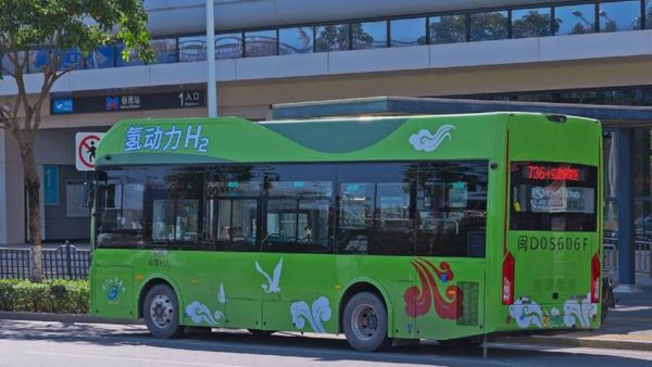 金龙氢燃料公交领跑绿色出行新赛道 助力厦门氢能公交示范线路运行