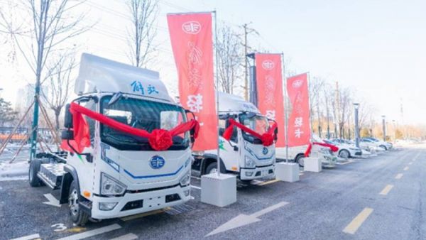 一汽解放与全路程换电轻卡新品发布暨经开区战略合作协议签订仪式圆满举行