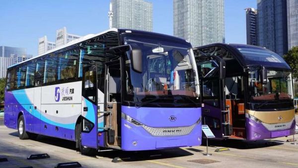 安凯N系旗舰集结亮相，领跑旅游客运新赛道