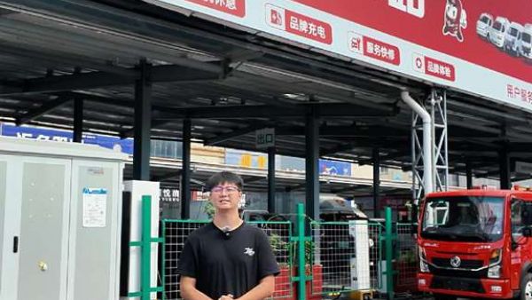 关怀车友不玩虚的—牛老师探店东风轻型车首家车友驿站