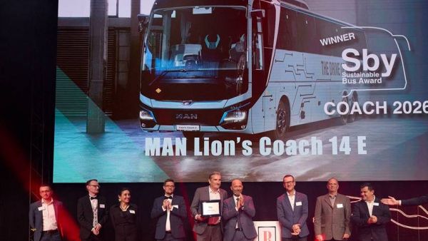 MAN Lion’s Coach E首发折桂,斩获“2026年度可持续客车”大奖