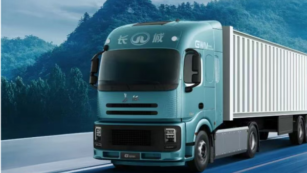 别再硬抗了!开重卡,居然也能这么轻松?