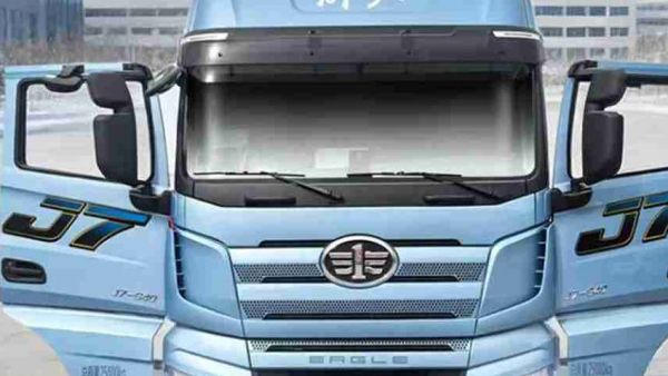 名车博览 | J7领航版！忍不住想炫耀10000次~