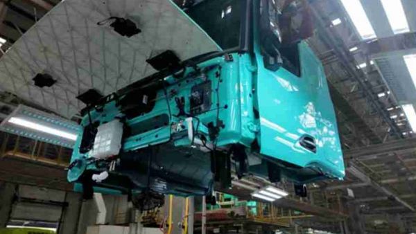 了不起的奋斗者——联合重卡生产车间的“速度与激情”