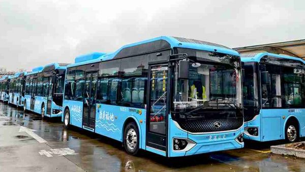 图说金龙 | 金龙客车向泉港公交批量交付105台新能源公交车