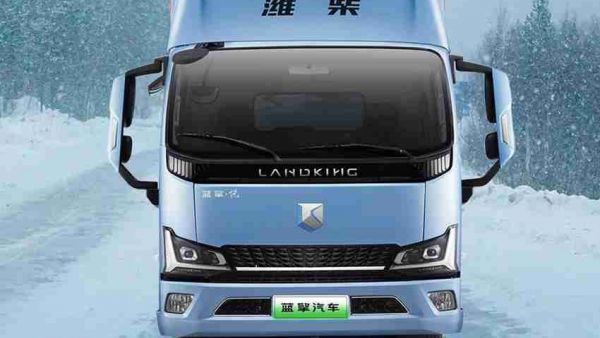 寒区实力派！潍柴蓝擎EH寒区版不惧风雪天，运营更从容！