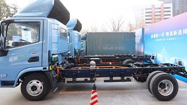 从工具到伙伴：明星车型潍柴蓝擎X7如何重新定义高端轻卡价值