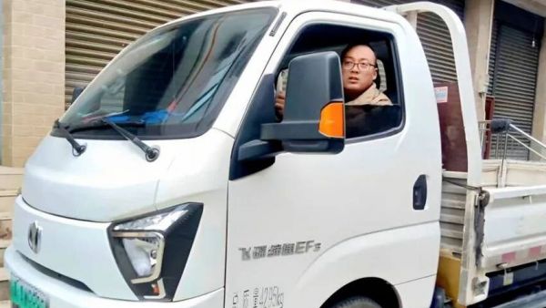 飞碟EF3与他的掌舵人：一位成都司机的“节能致富经济学”