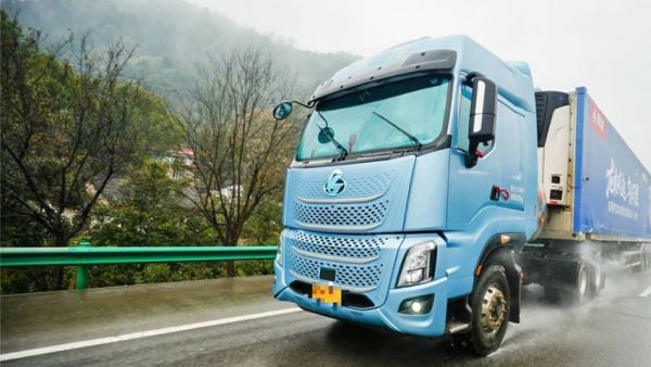 鲜乘直通车 | 给你不将就的答案：乘龙H7 Pro LNG牵引车让选择不必妥协