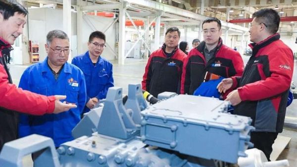 【汉德播报】袁宏明董事长深入汉德车桥调研