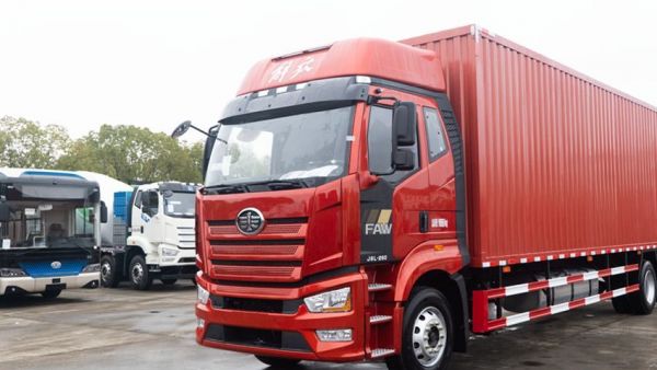 别只叫它卡车，J6L精英版大排半载货车做你的「全能搭档」