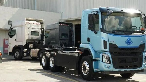 鲜乘直通车 | 跑运输怎么可能和谁过都一样？选乘龙H5超轻版，让靠谱看得见