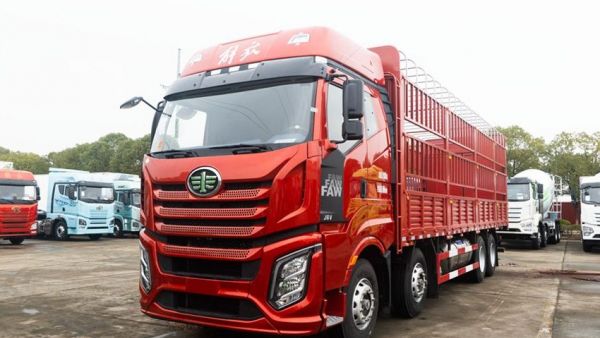 更强更稳更安心,J6V 8×4载货车凭实力制胜卡圈!