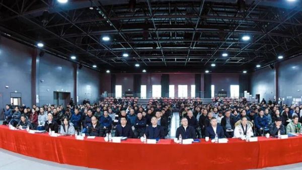 挑战高目标！东风商用车2026年工作会召开！