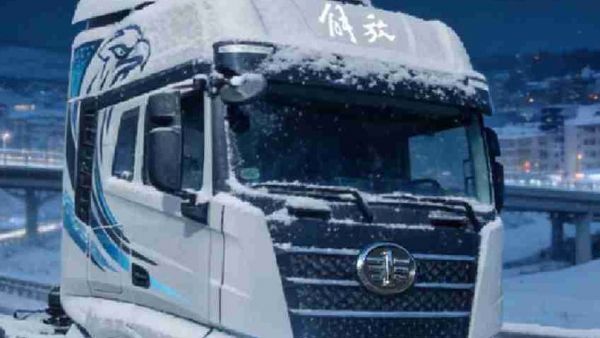 名车博览 | J7创领版牵引车：挣钱，咱们0帧起手~