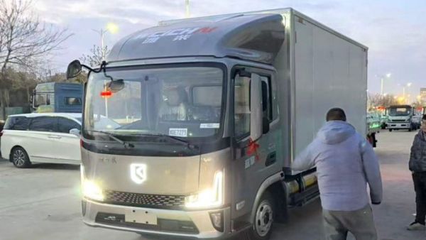 【用户口碑实录】潍柴蓝擎X7-LNG首车交付，内蒙用户亲鉴硬核实力！