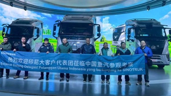 印尼大客户到中国重汽考察交流 锁定500台车意向订单