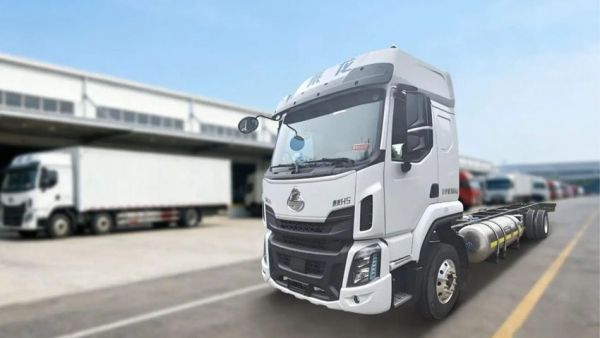 鲜乘直通车 | 配置即答案：乘龙H5 LNG大单桥的盈利密码藏在细节里