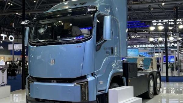 创富优选丨开工即冲刺！论“特种兵式运输”，只服庆铃铃界超充重卡