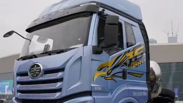 J6 Pro 6SV3 LNG牵引车：每一程，实力锋芒尽显