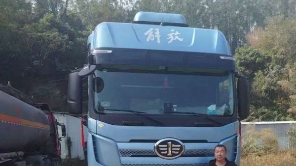 解放J7车主陈正勇：山城出发，跑出畅快从容