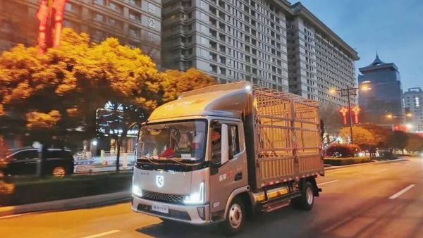 万里砺行：潍柴蓝擎X7 LNG轻卡穿越丝路，赋能高效物流