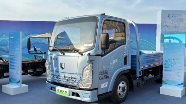 科技赋能绿色出行 - 潍柴蓝擎亮相扬州绿色智能汽车嘉年华!