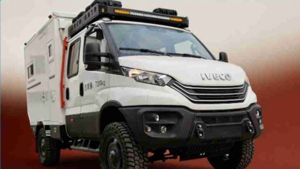 春日有约，共赏进口依维柯房车