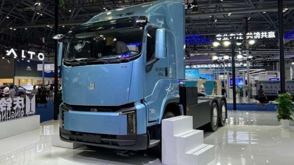 创富优选丨快充省电，多拉增富，庆铃铃界超充重卡一车“包圆”