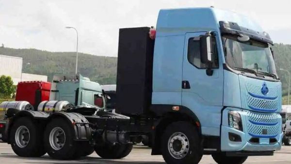 鲜乘直通车 | 不要再开浪费人类token的车了，来试试乘龙H7 Pro纯电牵引车！